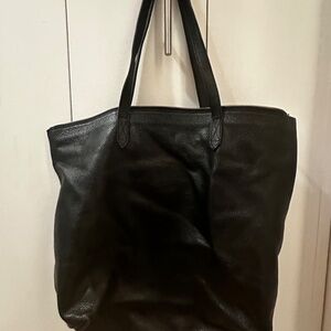cuyana - Classic Leather Zipper Tote - Black
